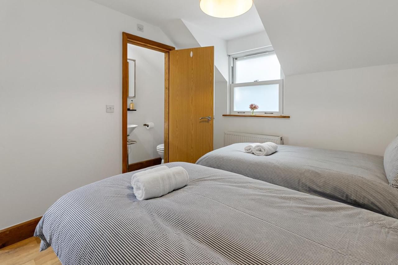Stunning Sea View Whole Home In Torbay Close To Beach ทอร์คิ ภายนอก รูปภาพ
