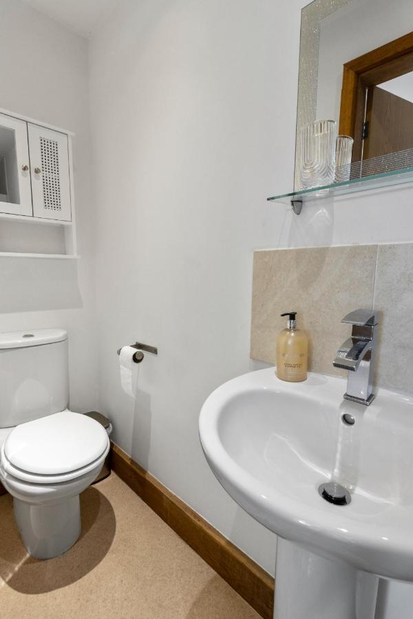 Stunning Sea View Whole Home In Torbay Close To Beach ทอร์คิ ภายนอก รูปภาพ