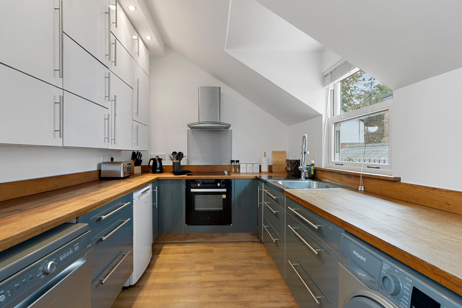 Stunning Sea View Whole Home In Torbay Close To Beach ทอร์คิ ภายนอก รูปภาพ
